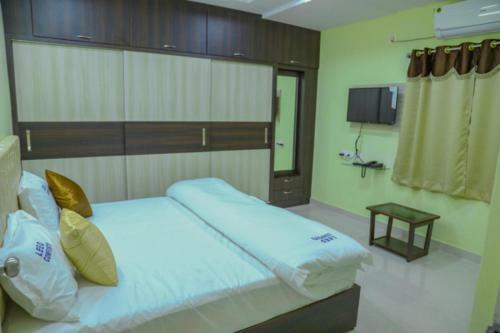 Hotel Leeo Comforts