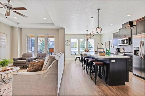 Stunning Meridian 3 Bedroom Custom Home In Central Meridian