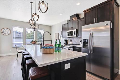 Stunning Meridian 3 Bedroom Custom Home In Central Meridian