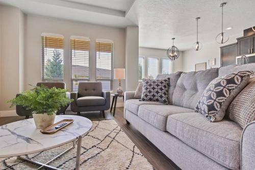 Stunning Meridian 3 Bedroom Custom Home In Central Meridian