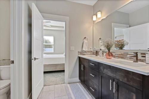 Stunning Meridian 3 Bedroom Custom Home In Central Meridian