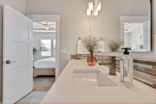 Stunning Meridian 3 Bedroom Custom Home In Central Meridian