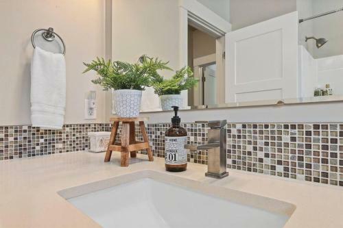 Stunning Meridian 3 Bedroom Custom Home In Central Meridian
