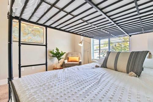 Stunning Meridian 3 Bedroom Custom Home In Central Meridian