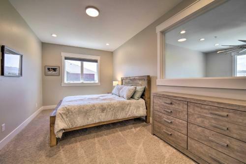 Modern Swan Valley Townhome With Walking Trails