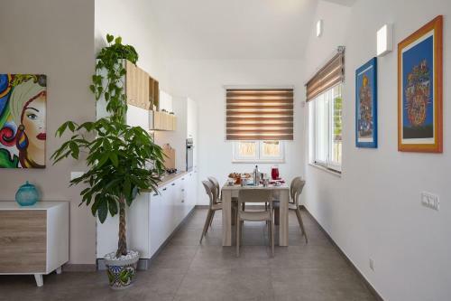 Villa Shamsi - Pool And Beach At 70mt