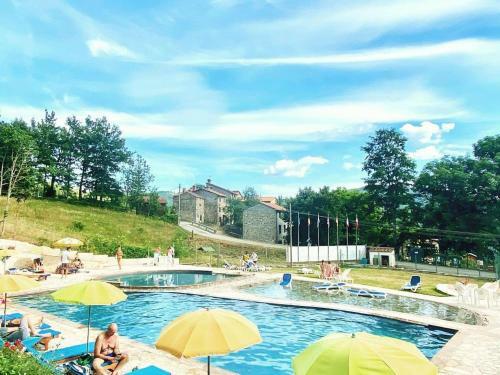 Pleasant Mobile Home In Toscana With Shared Pool