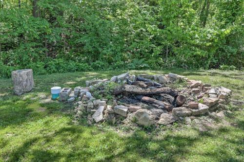 Serene Joliet Home With Grill, 3 Mi To Speedway