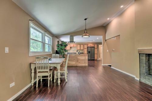 Serene Joliet Home With Grill, 3 Mi To Speedway