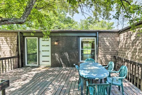 Serene Joliet Home With Grill, 3 Mi To Speedway