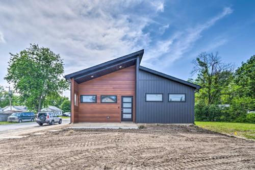 Sleek Fort Wayne Home Near Dtwn Attractions!