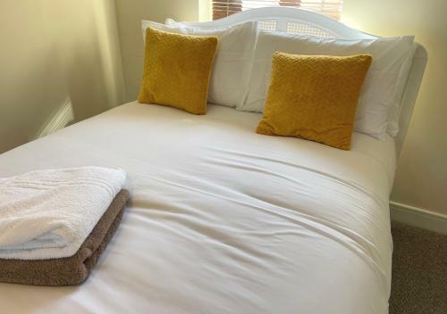 Ashford Holiday Home Sleeps 6
