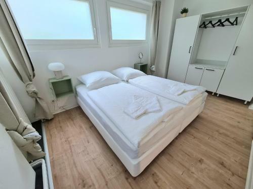 Hamburg City Apartment For 7