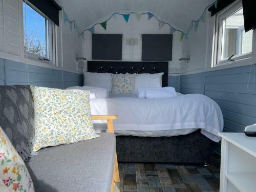 Estuary View - Shepherds Hut