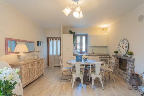 Apartamento Lezzeno Romantic House With Jacuzzi By Rent All Como