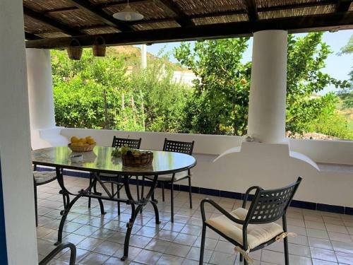 Casa Mia - Ampio Bilocale Con Giardino A Malfa