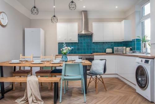 Comfortable Stylish 4 Bedroom Home.