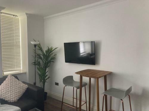 Hostal Modern Double Room In City Center Apartment -1