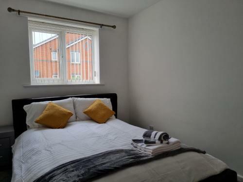Charming 3-bed House In Leigh Siddow Common