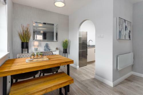 Air Host And Stay - 2 Bed 2 Bath Apartment With Amazing River Views