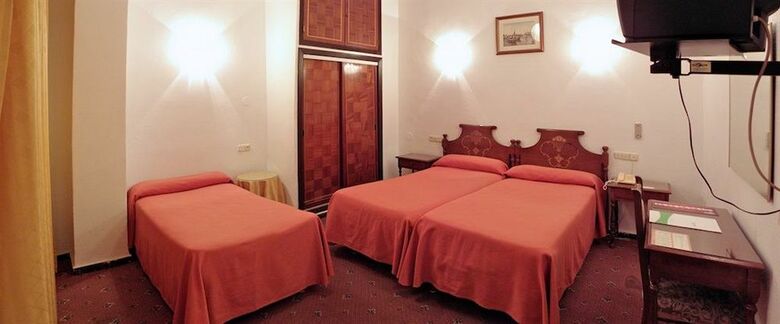 Hotel Embajador