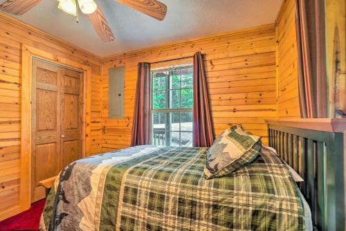 Charming Cabin Less Than 3 Mi To Dale Hollow Lake!
