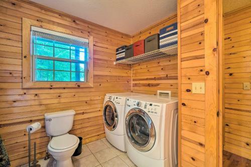 Charming Cabin Less Than 3 Mi To Dale Hollow Lake!