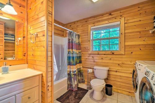 Charming Cabin Less Than 3 Mi To Dale Hollow Lake!