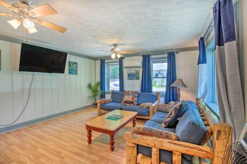 Apartamento Charming Getaway And Fire Pit Near Hikes And Lake