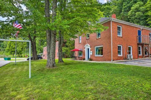 Apartamento Charming Getaway And Fire Pit Near Hikes And Lake