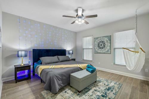 Central, New & Modern: Your Space Away From Home!!