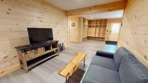 Winters Way Cabin