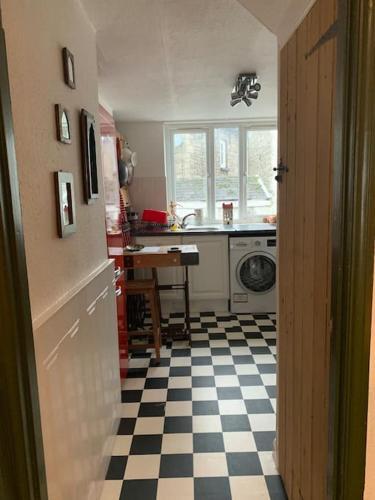 Cosy Holiday Cottage In Crickhowell.