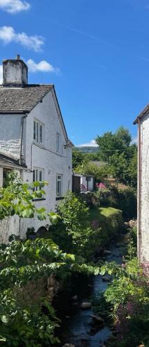 Cosy Holiday Cottage In Crickhowell.
