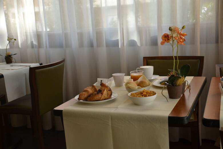 Hotel Airone