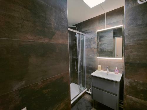 Apartamento Charmant Studio Au Coeur de La D�fense / Paris