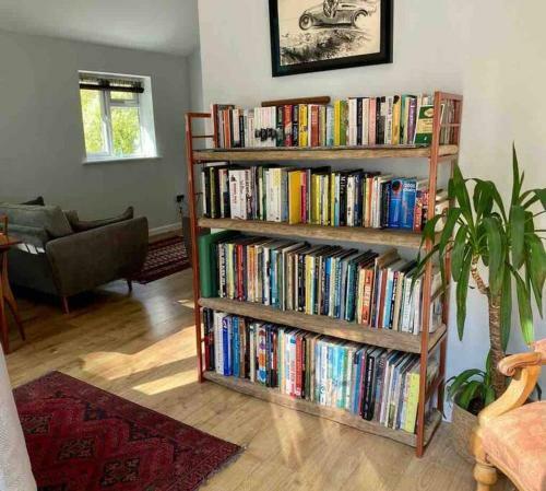 Quiet Coastal Cottage, Perfect For Couples With Dogs