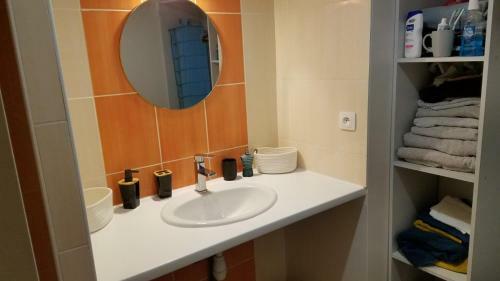 Hostal Chambre D H�tes Ind�pendante Dans Village M�di�val