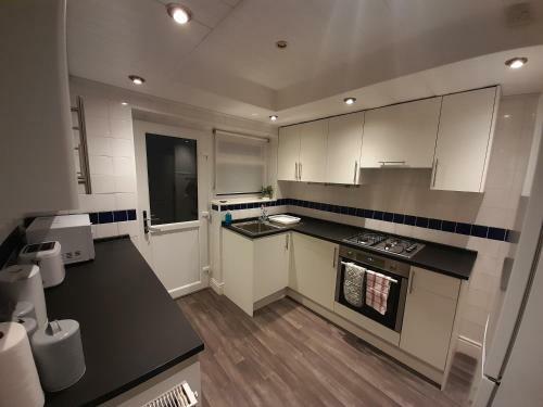 Cosy 4 Bed House 15 Min To Manchester Centre