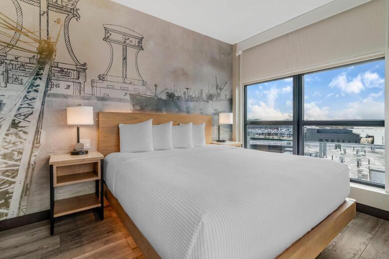 Cambria Hotel Portland Downtown Old Port