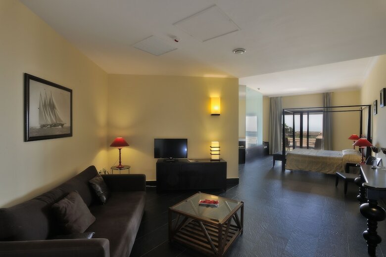 Hotel Falconara Charming House & Resort