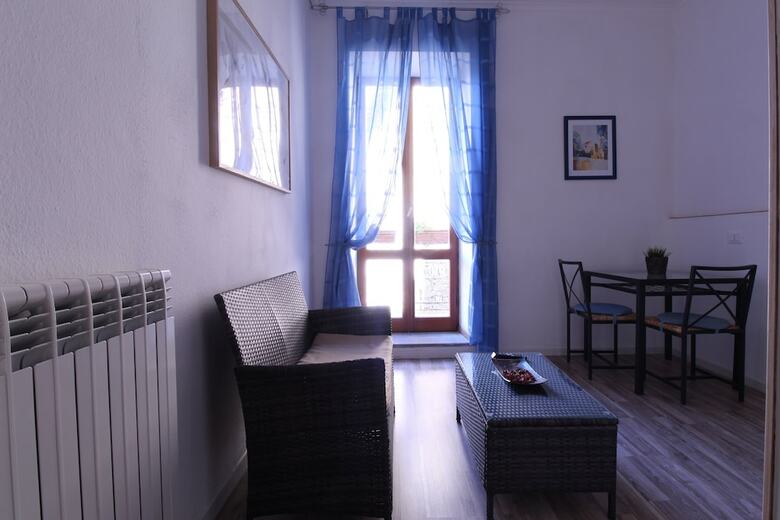 Hostal B&B La Rocca