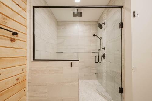 Water & Mountain Retreat