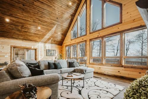 Water & Mountain Retreat