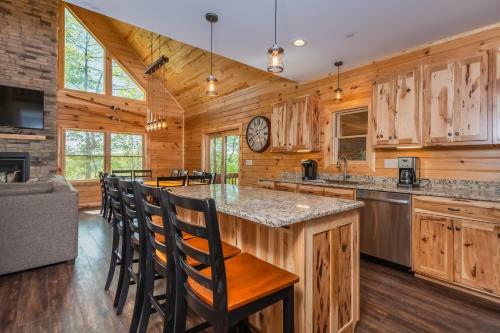 Cj's Mountain Lodge