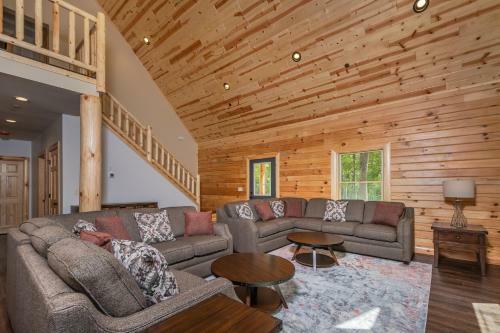 Cj's Mountain Lodge