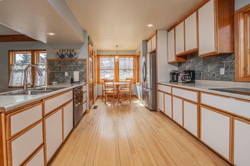 Sunkissed Lodge
