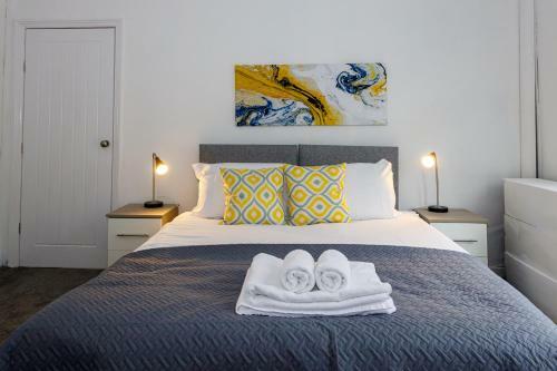 Cosy 3 Bds House W Free Parking, Middleton