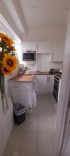 Apartamento Quaint Little Guest Suite With Private Parking