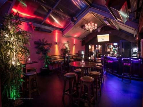 Bed & Breakfast Ewings Bar & Accommodation